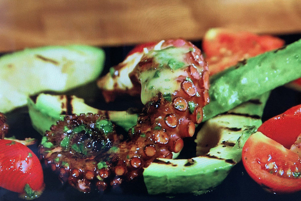 Pulpo mit Avocado und Tomaten - Polpo grigliato Avocado e Pomodorini