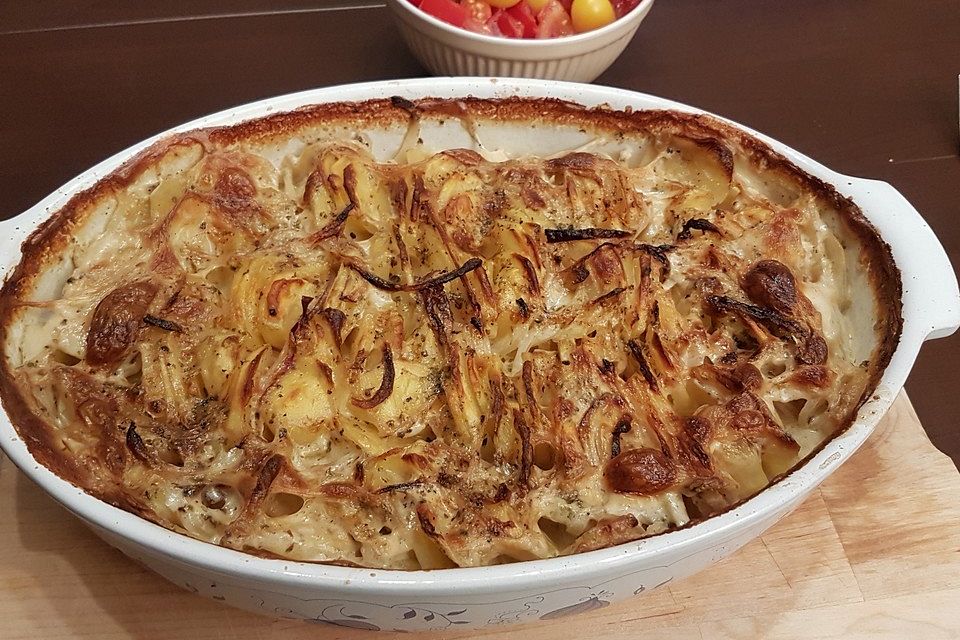 Zwiebelkuchen mit Süßkartoffeln und Feta