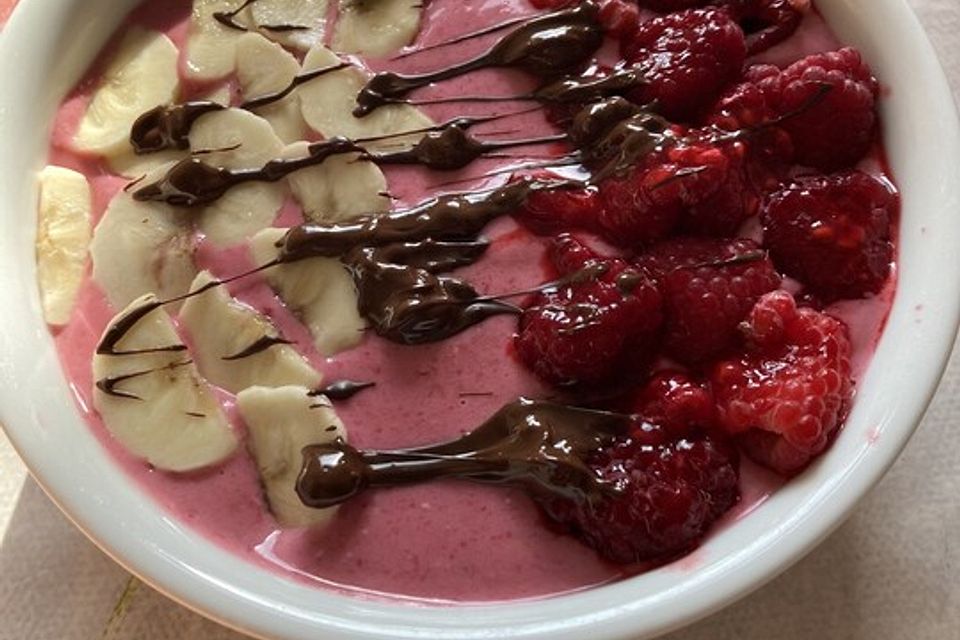 Beeren-Smoothiebowl