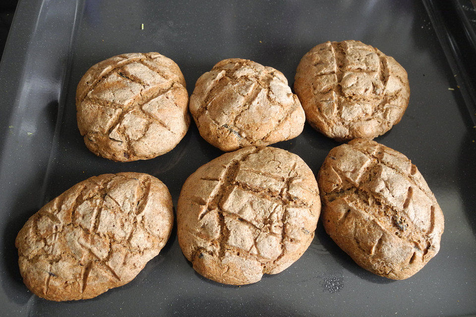 Roggen-Anis-Fenchel-Brötchen