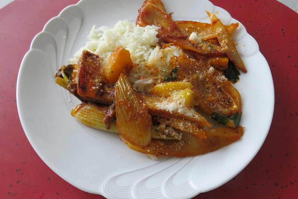 Gratinierter Fenchel mit Tomaten und Parmesan