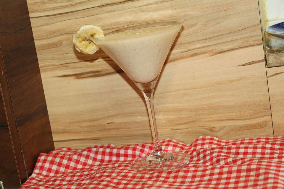 Bananen-Milchshake mit Quark und Zitrone