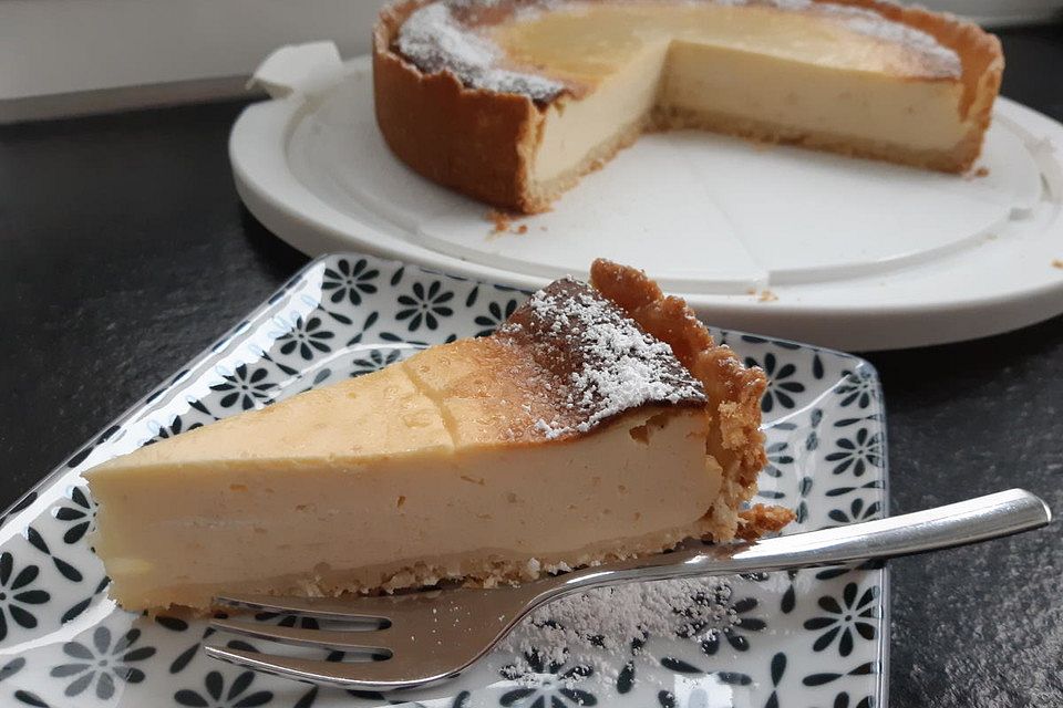 Käsekuchen mit Kokosmilch und Kokosboden