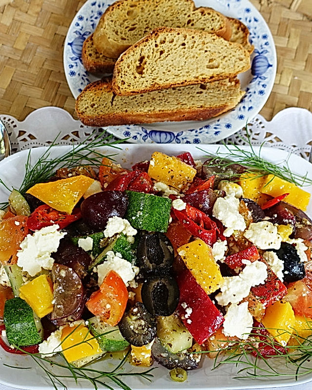Kretischer Herbstsalat mit Früchten Matala
