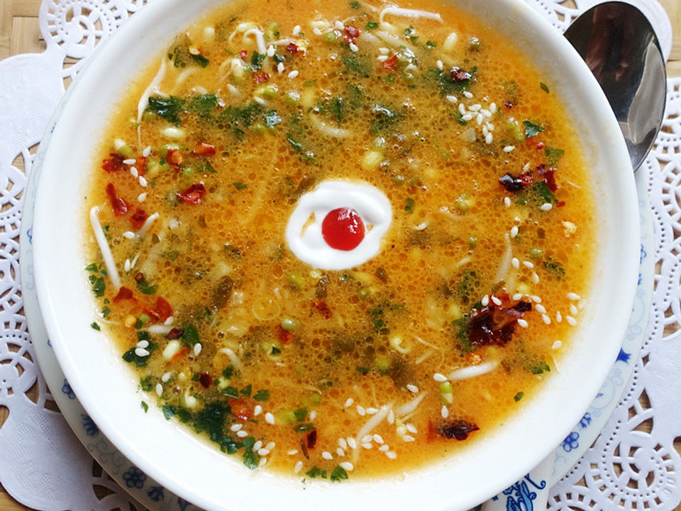 Chinesische Tomatensuppe mit Mungokeimlingen von dieter_sedlaczek| Chefkoch