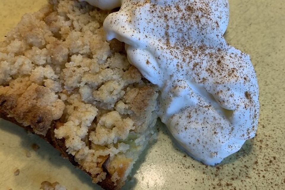 Streusel - Apfel - Blechkuchen wie bei Oma