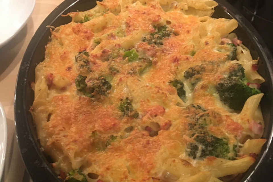 Brokkoliauflauf mit Penne Brokkoliauflauf mit Penne