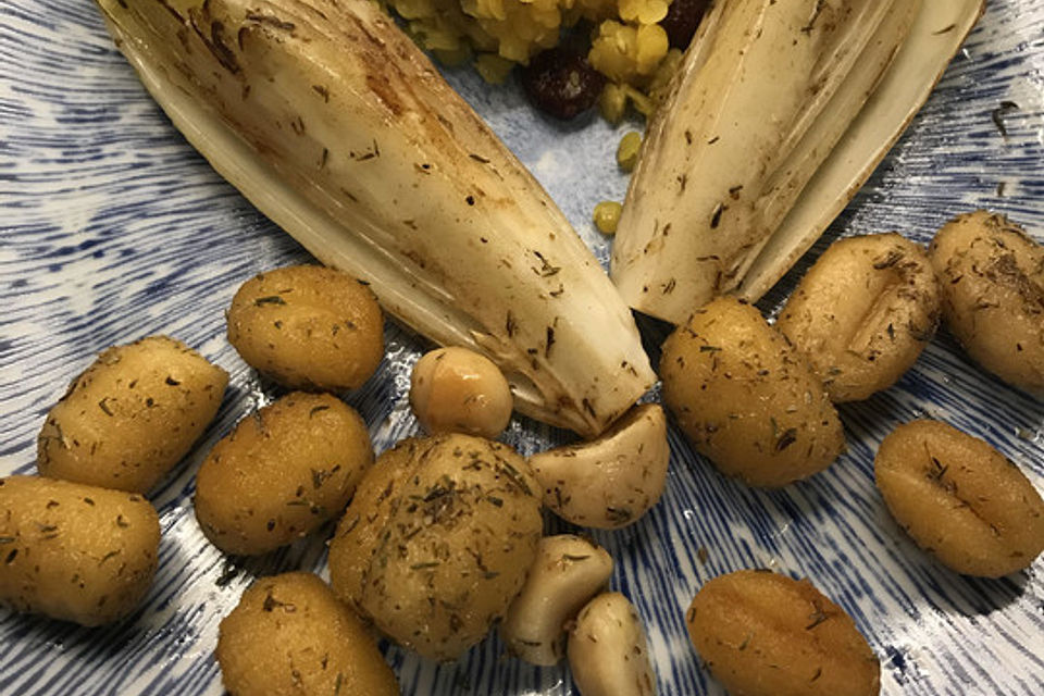 Süßkartoffel-Gnocchi mit gebratenem Chicoree