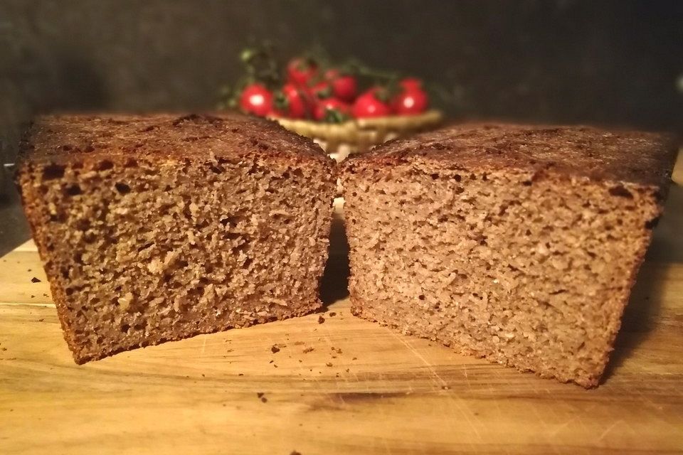 Dänisches Roggenschrotbrot mit Sauerteig