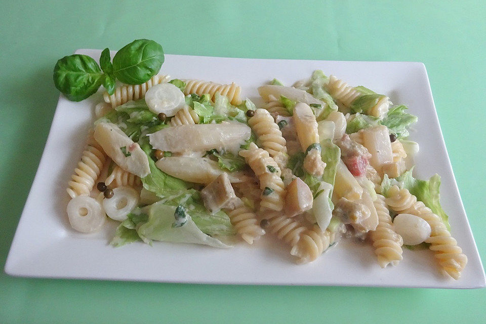 Fusilli Primavera - Fusilli mit Spargel, Rhabarber, Rucola und Frühlingszwiebeln