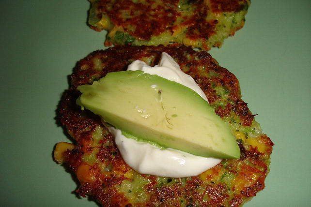 Gemüsepuffer mit Brokkoli, Mais und Käse von dodith| Chefkoch Gemüsepuffer mit Brokkoli, Mais und Käse von dodith| Chefkoch