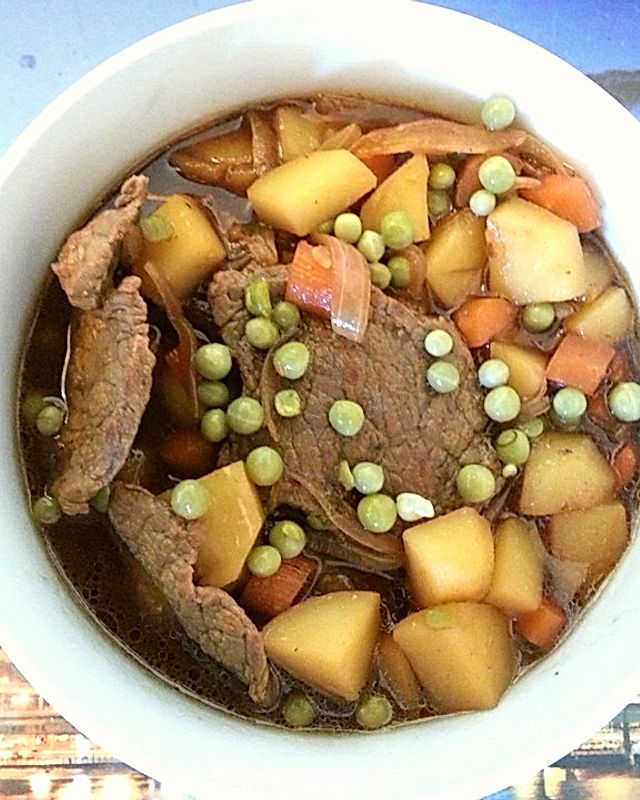 Nikujaga - Eintopf mit Fleisch und Kartoffeln