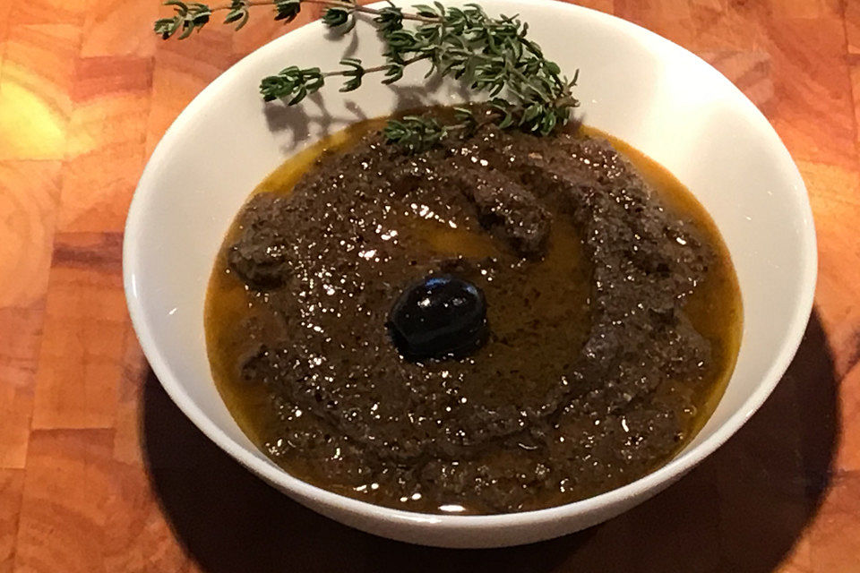 Oliventapenade nach klassischer provenzalischer Art