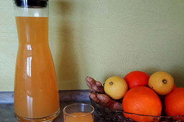 Ingwer-Shot mit Zitrusfrüchten, Honig und Minze
