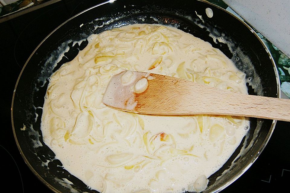 Zwiebel-Sahne-Hähnchen