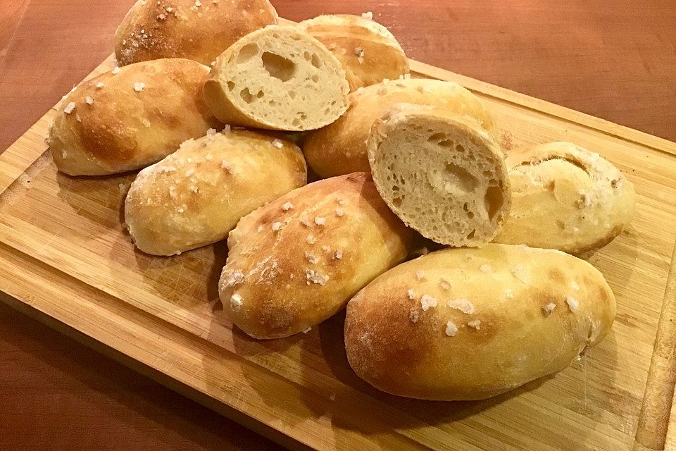 Dinkelbrötchen mit Meersalz