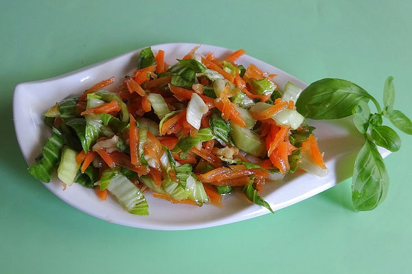 Pak Choi-Möhren Salat von LisaZeh | Chefkoch
