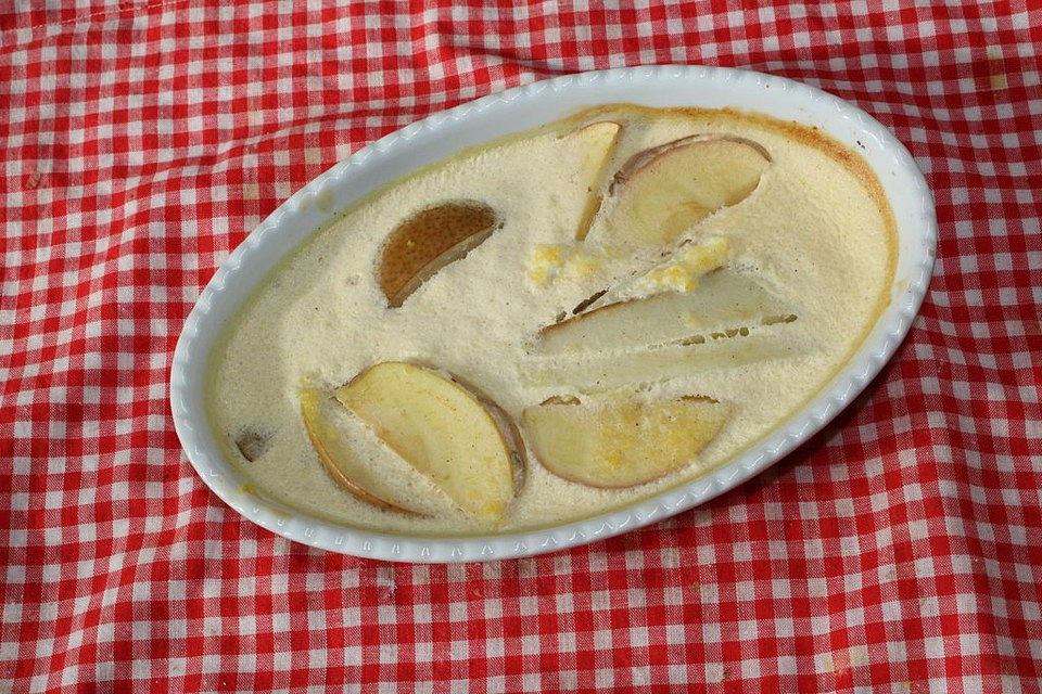 Süßer Polenta-Auflauf mit Obst