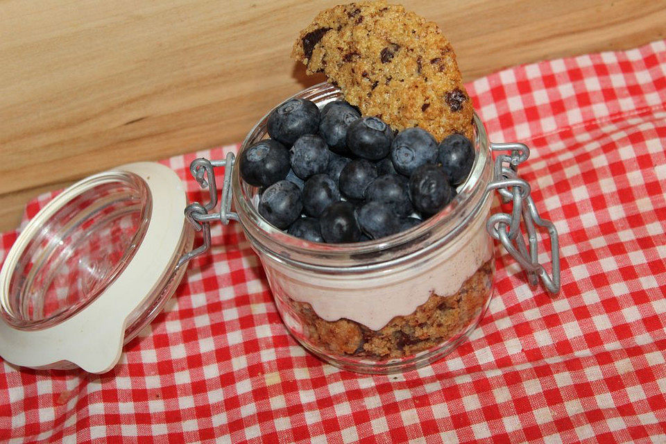 Heidelbeere-Cookie-Trifle