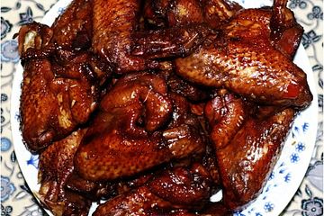 Szechuan-Hühnerflügel heiß mariniert und frittiert