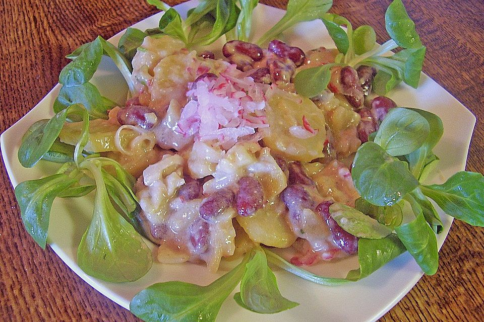 Bohnensalat mit Radieschen, Kartoffeln und Lauch