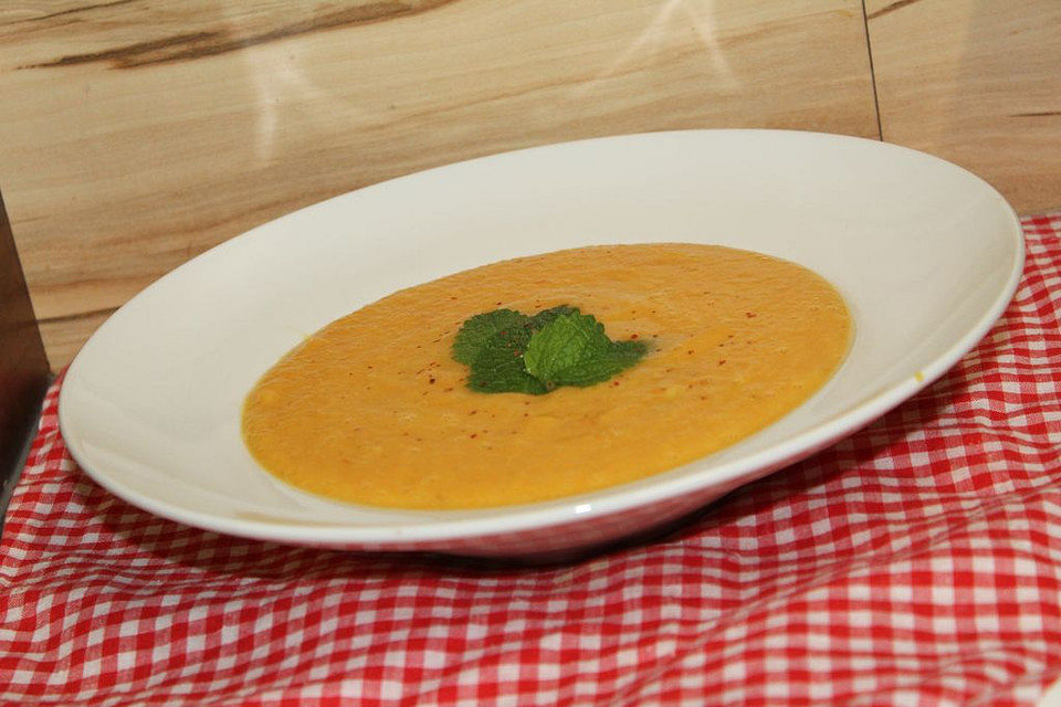 Möhrensuppe mit Mango ohne Kokosmilch