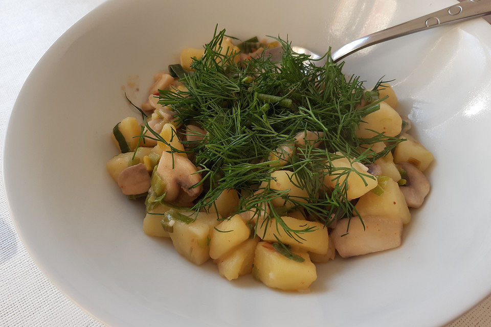 Kartoffeln mit Porree und Champignons