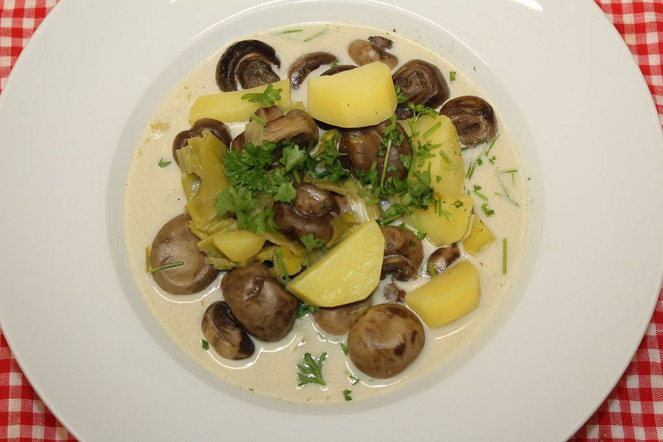 Kartoffeln mit Porree und Champignons