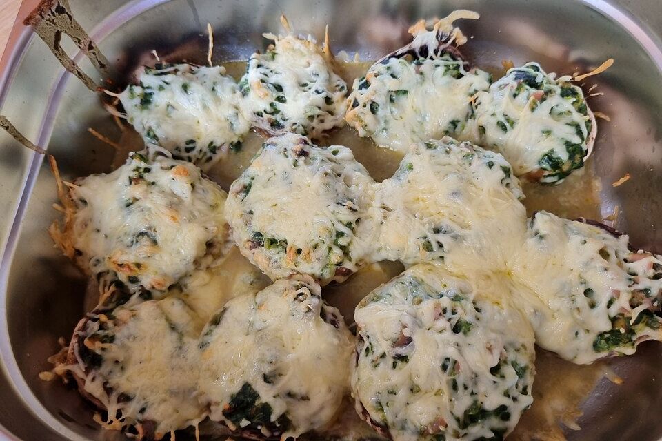 Gefüllte Champignons mit Schinken und Spinat