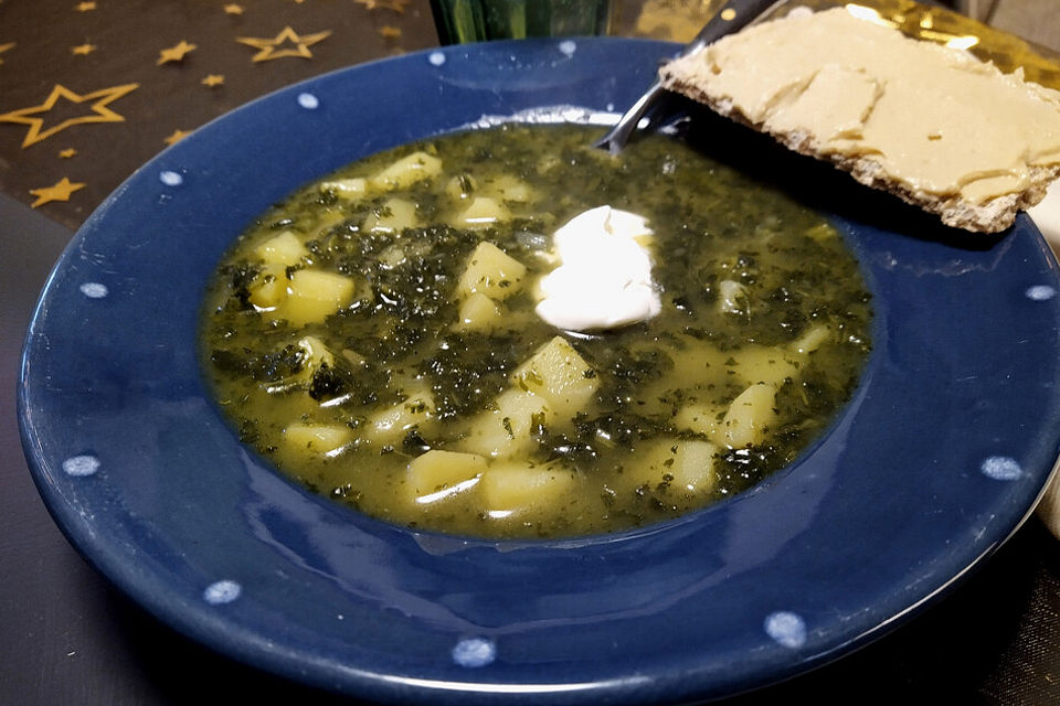 Grünkohlsuppe mit Majoran