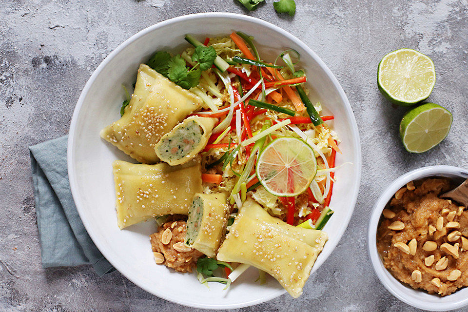 Maultaschen mit Thaigemüse und Erdnusssauce