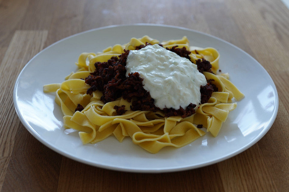 Hachijoto - Hackfleisch-Chili-Jogurt-Tomate