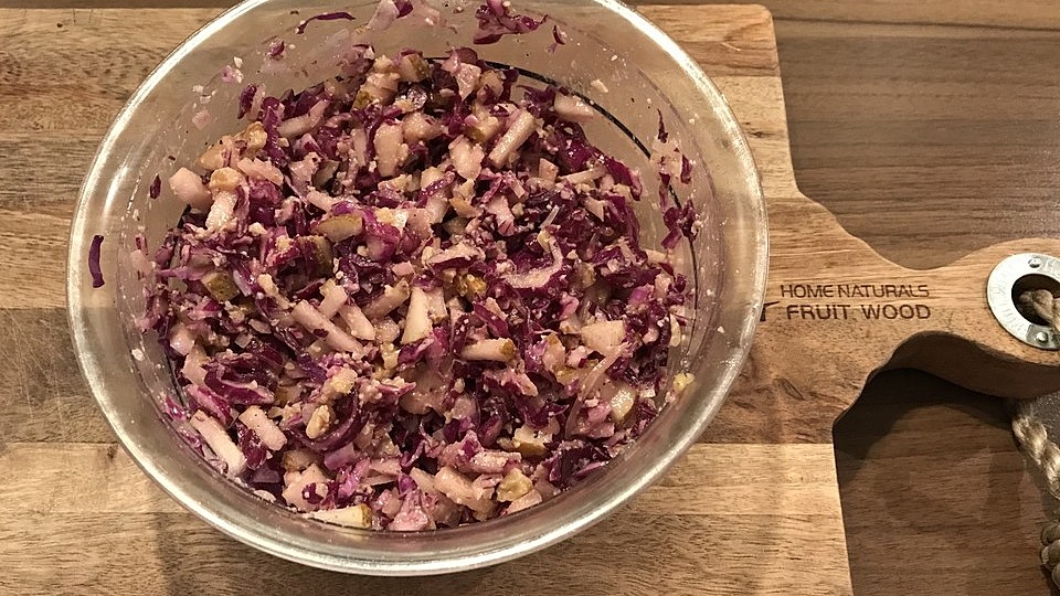 Rotkohl-Birnen-Salat