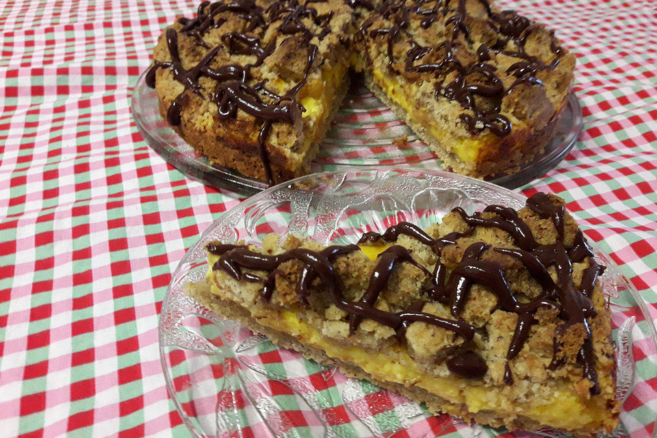 Streuselkuchen mit Eierlikörpudding