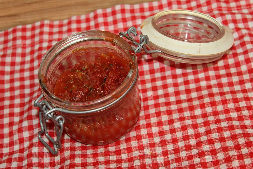 Tomatenketchup süß-scharf nach asiatischer Art