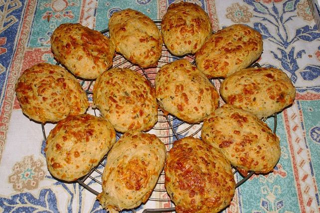 Käsebrötchen mit Chili und Kräutern von Tatunca| Chefkoch