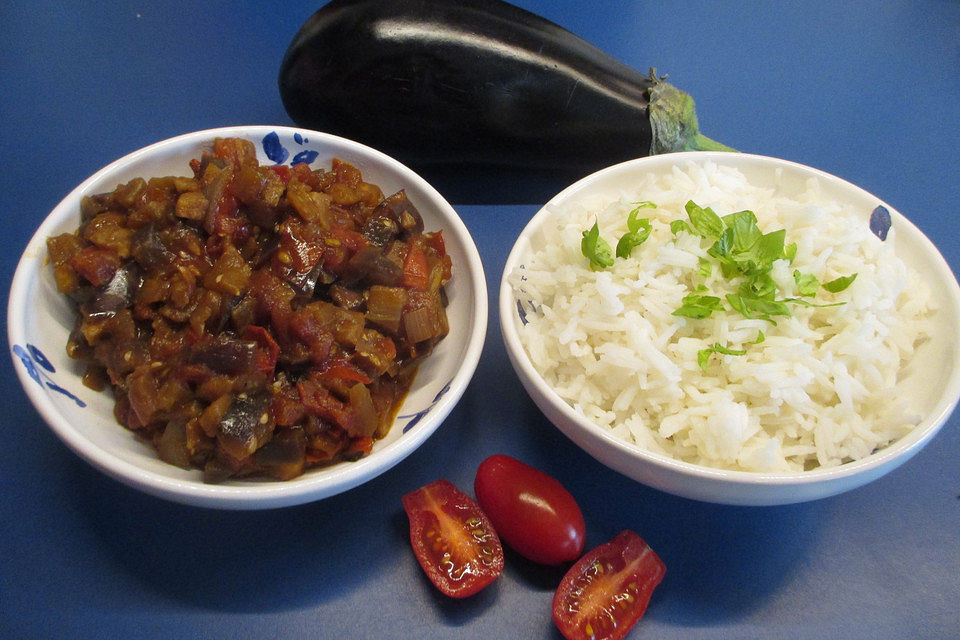 Auberginen-Tomaten-Sauce für Pasta oder Reis