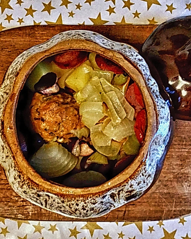 Garschotschki - Fleisch und Gemüse im Tontöpchen