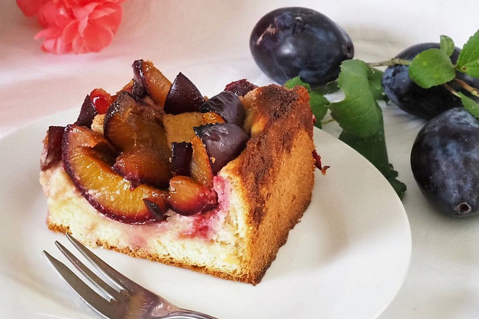 Zwetschgenkuchen mit Marzipan