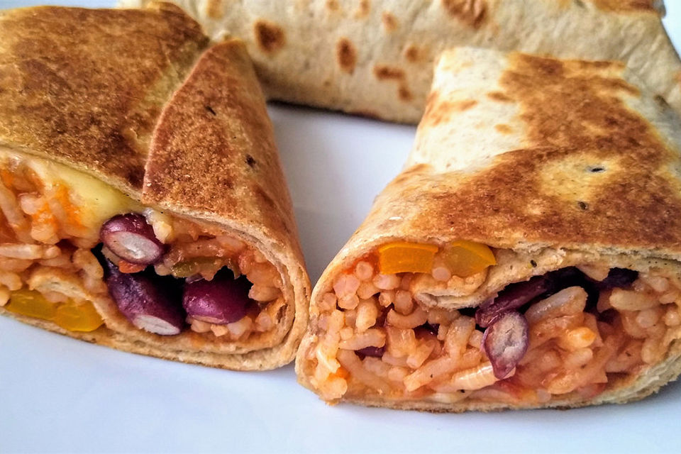 Vegetarische Burritos mit Reis und Kidneybohnen