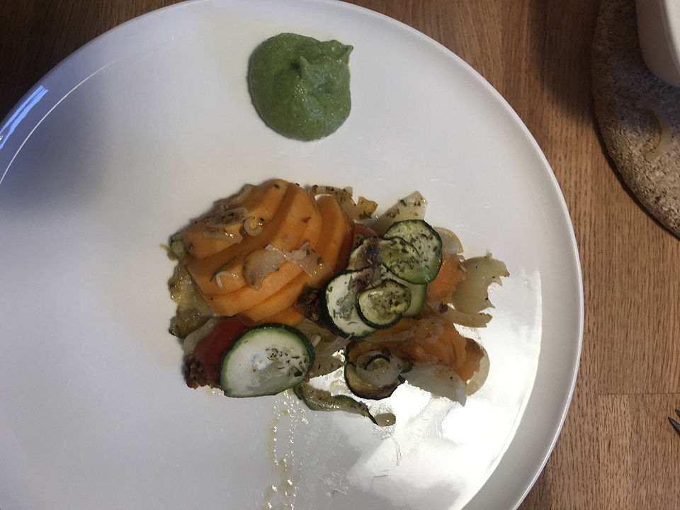Veganer Süßkartoffelauflauf mit Rucola-Koriander-Pesto von SimonG18 ...