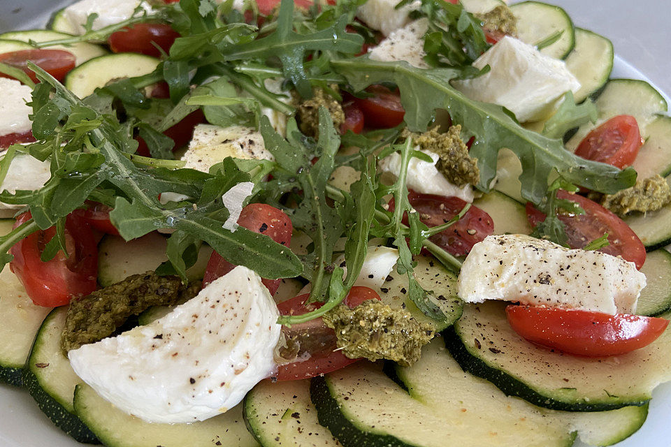 Zucchini-Carpaccio à la Caprese