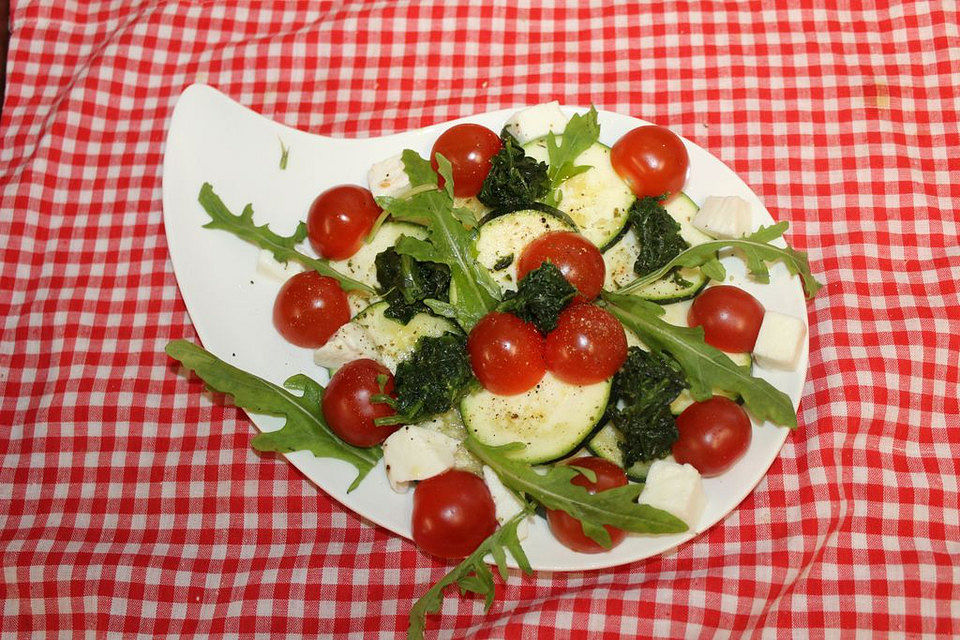 Zucchini-Carpaccio à la Caprese