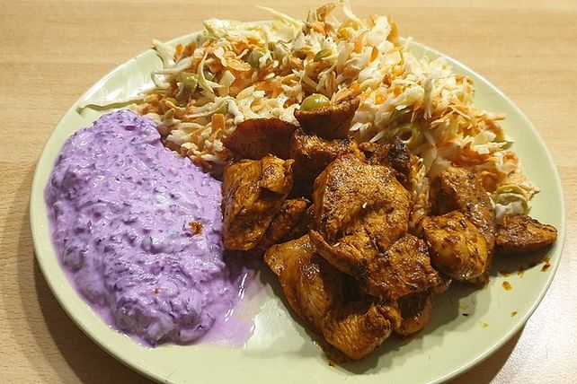 Low Carb Weißkohl-Oliven-Slaw mit Hähnchen-Kebab von melanieda85| Chefkoch