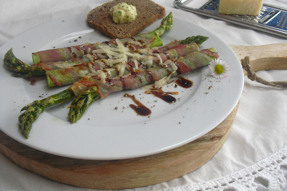 Andys grüner Grillspargel mit Bacon