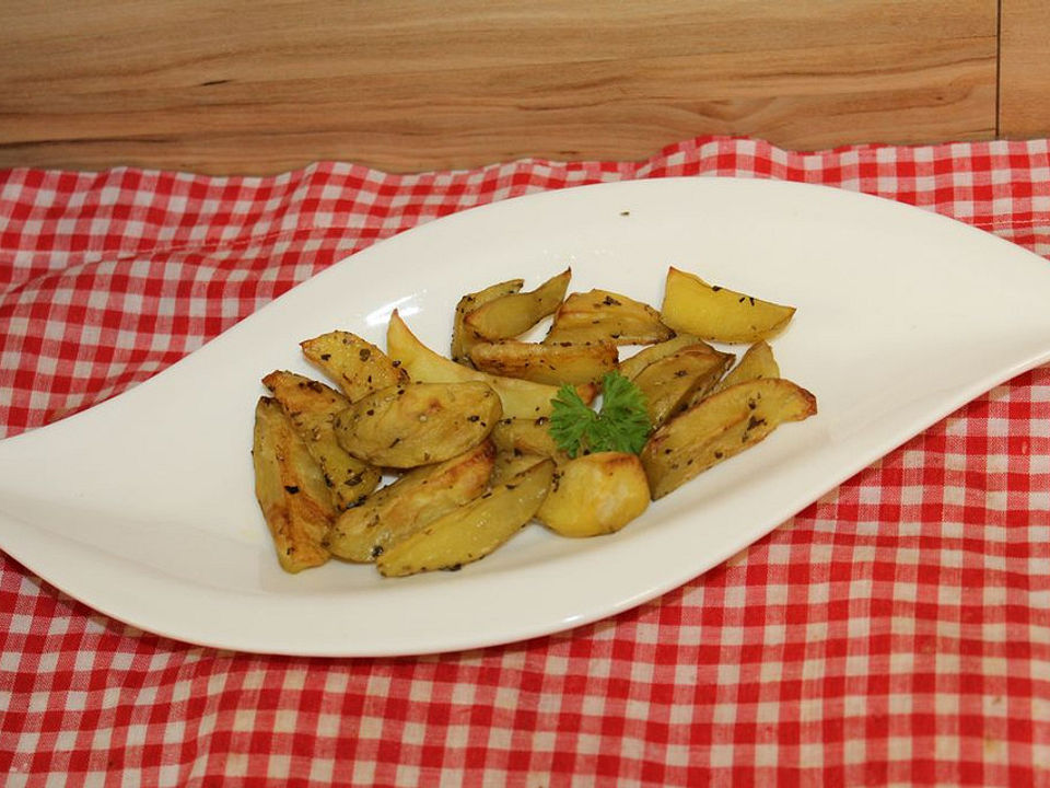 Kartoffelecken mit Kräutern und Öl von eisbobby | Chefkoch