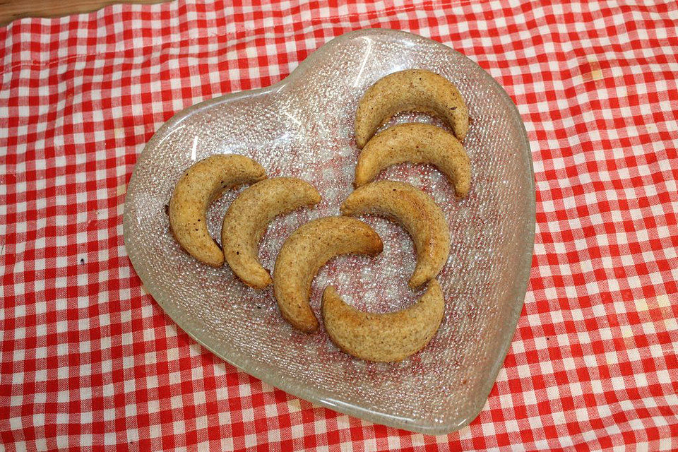 Marzipan Kipferl