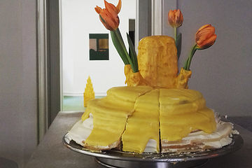 STAMPEDE - Medovik Torte mit Safranüberguss/ Medovik Cake with Saffron Pouring