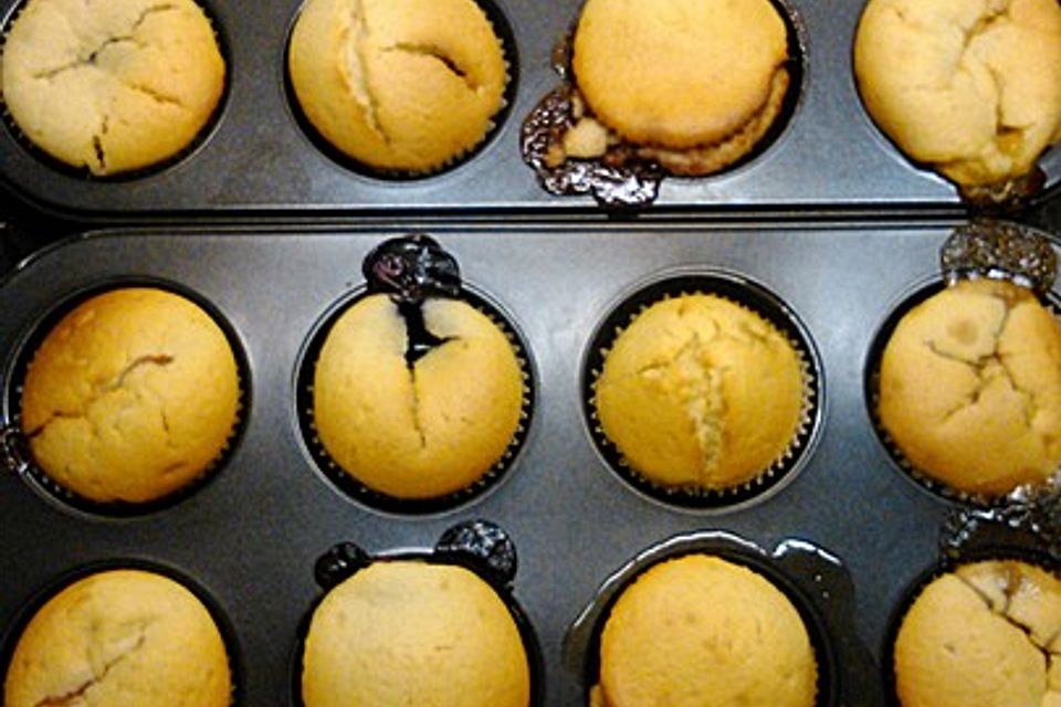 Gefüllte Marmeladenmuffins