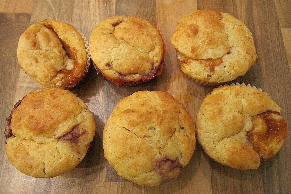 Gefüllte Marmeladenmuffins